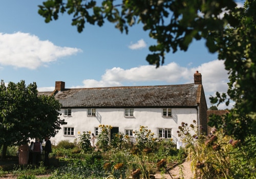How Online Review Sites and Platforms Can Help You Find the Perfect Cottage in Bramley